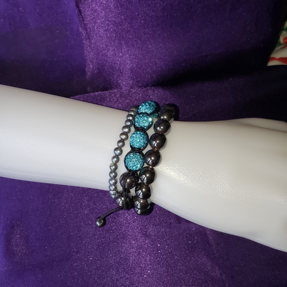 4 beautiful bracelets - Picture 8 of 12